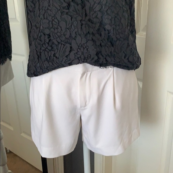 Banana Republic white shorts - Picture 2 of 8